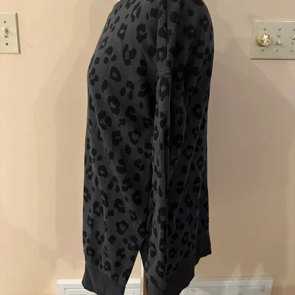 Old Navy Women's Black Leopard Print Sweatshirt - Picture 2 of 5